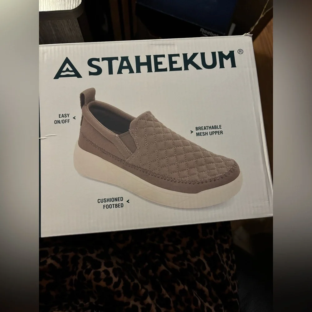 Stylish Staheekum Gray Quilted Slip-On Sneakers Size 8 - Picture 9 of 11